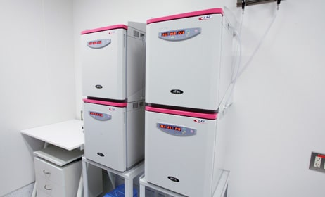 インキュベーターの写真